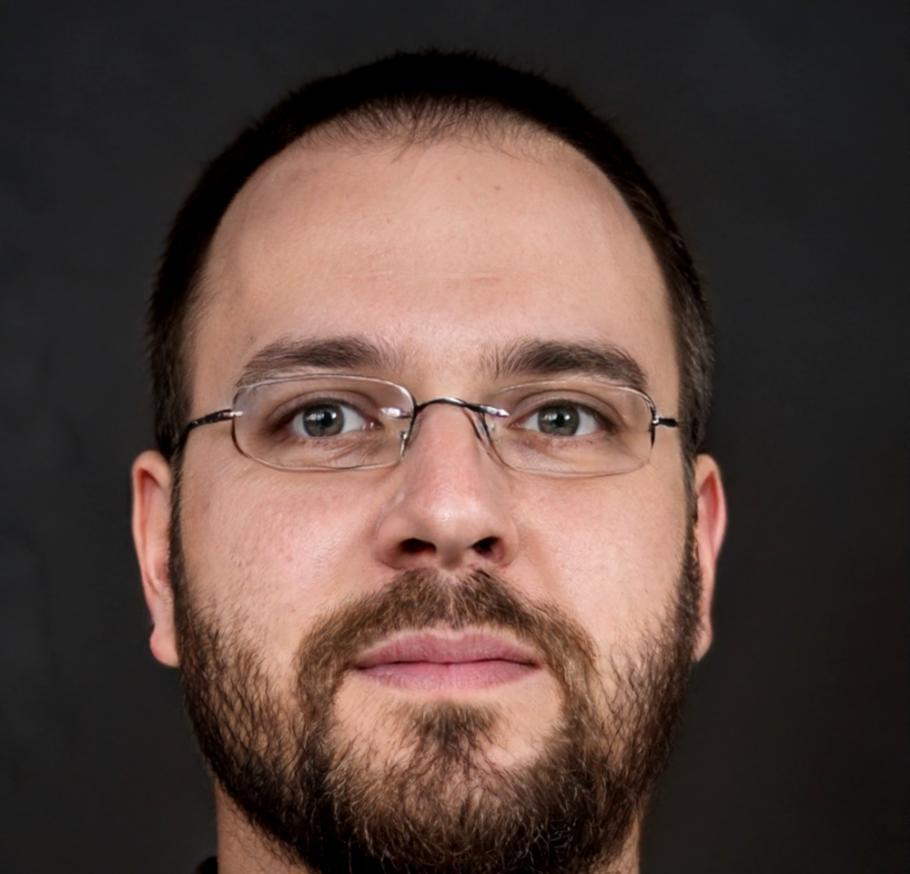 Portret Adrian Popescu